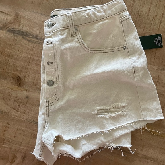 Wild Fable Highest Rise Cutoff Shorts Size 14  distressed & frayed hem buttonfly - Picture 6 of 6